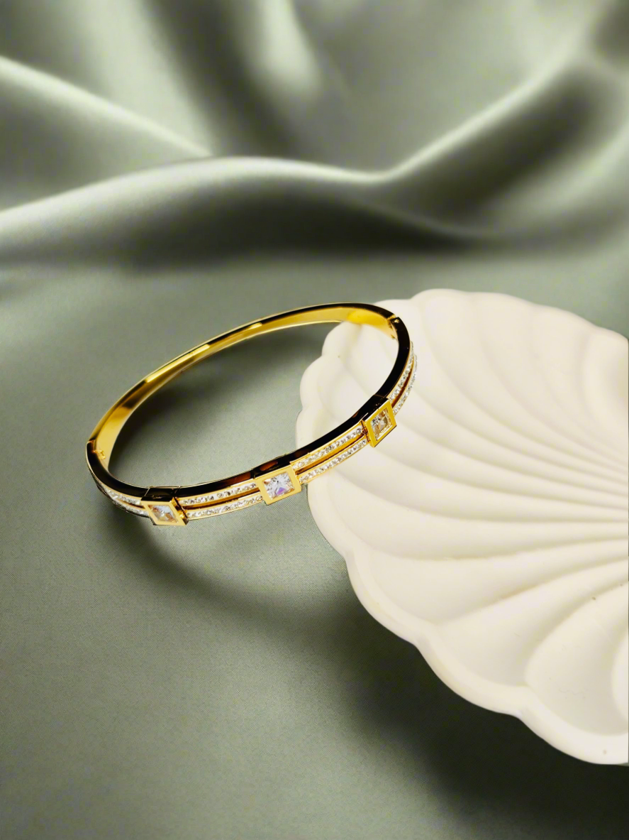 π Cubic Crown Bracelet β Limited Edition by Girly Jewells πβ¨
