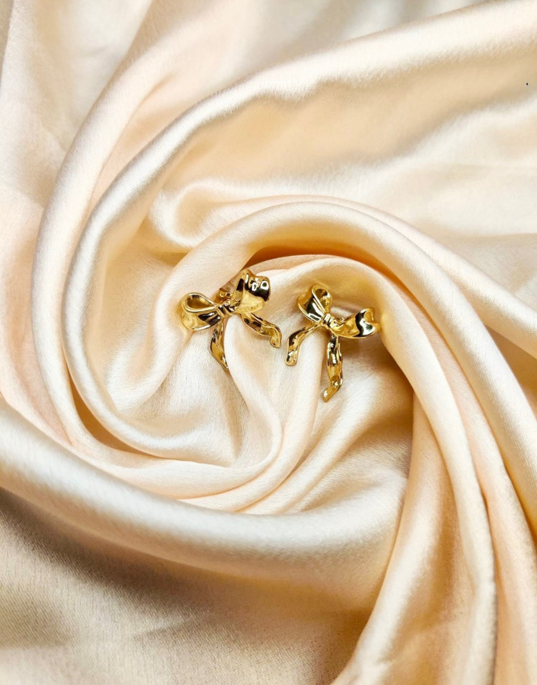 Girly Jewells β Elora Ribbon Earrings (18K Gold Plated) β¨π