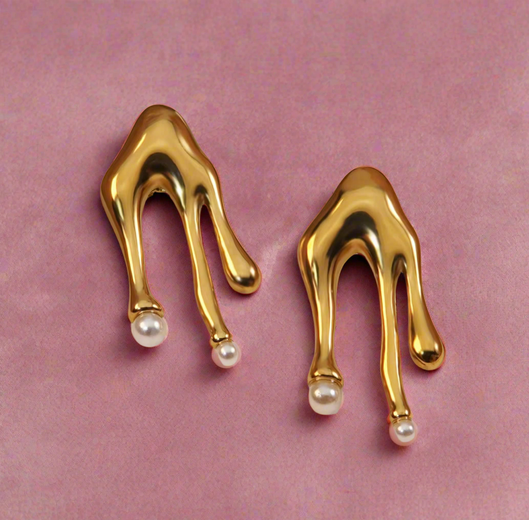 Pearl Drip Elegance Statement Earrings – A Girly Jewells Exclusive” 🎀💎